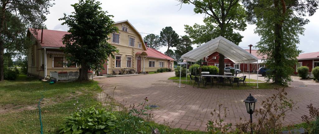 Kartano Hostel Kokemäki Esterno foto